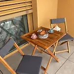 Komfortny A407 V Centre Nr - Parkovanie Zdarma - Bez Kuchyne Apartman