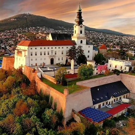 Апартаменты Komfortny A407 V Centre Nr - Parkovanie Zdarma - Bez Kuchyne *