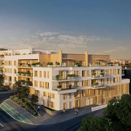 Апартаменты Komfortny A407 V Centre Nr - Parkovanie Zdarma - Bez Kuchyne Нитра
