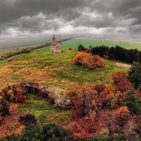 Komfortny A407 V Centre Nr, Bez Kuchyne, Parkovisko Zdarma * Nitra